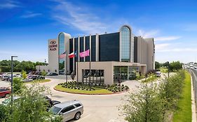 Crowne Plaza Suites Arlington Ballpark Stadium